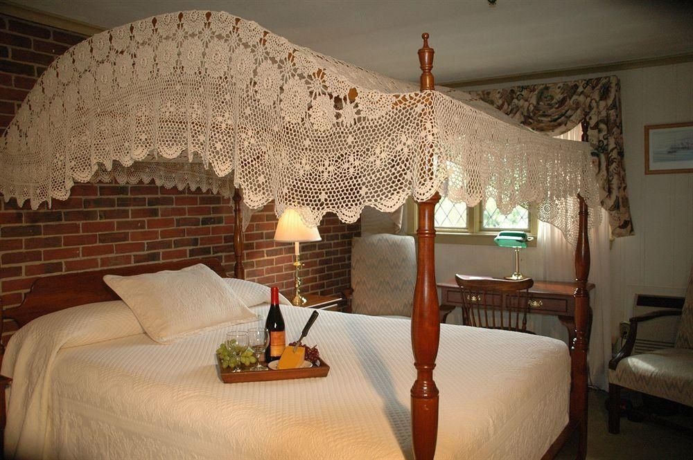 Lamies Inn and the Old Salt Tavern2