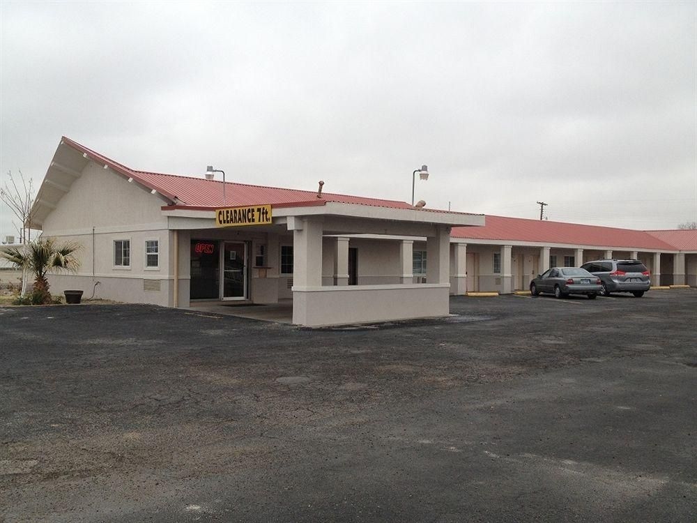 Budget Inn2