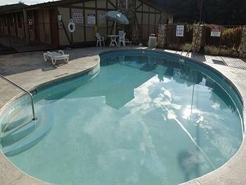 Red Carpet Inn & Suites1