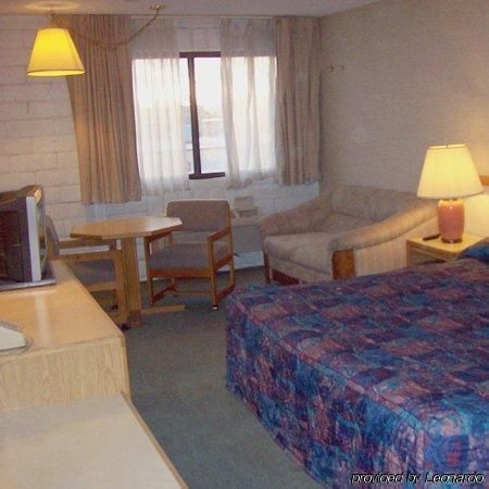 Val-U Motel3