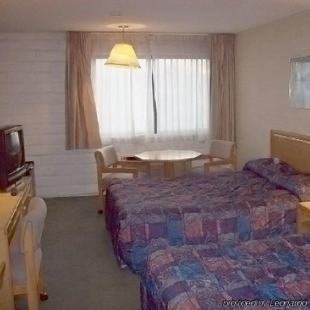 Val-U Motel2