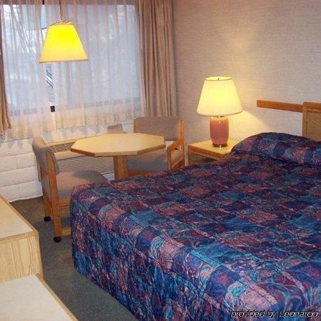 Val-U Motel1