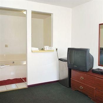 American Inn And Suites Inglew4