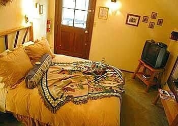 Knickerbocker Mansion Country Inn3