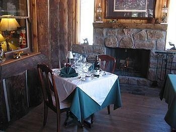 Knickerbocker Mansion Country Inn1