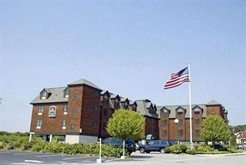 Quality Inn & Suites Atlantic Beach Hotel3