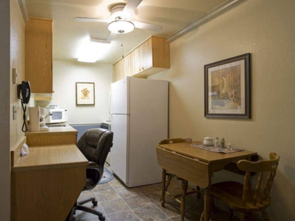 Bond Hotel & Extended Stay Bond Hotel & Extended Stay