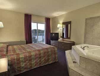 Howard Johnson Express - Springfield