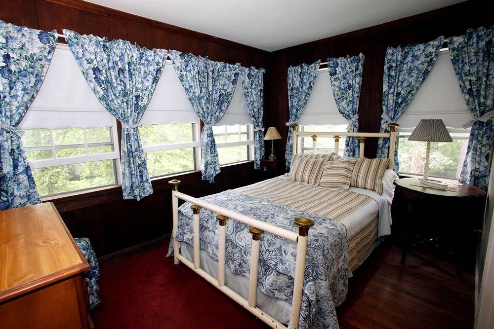 Black Mountain Inn1
