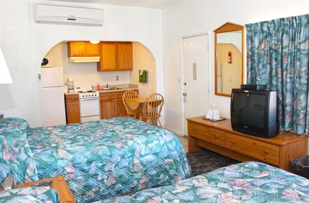 Lake Mohave Resort1