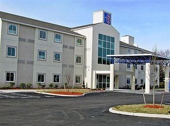 SureStay Plus Hotel by Best Western Niagara Falls East0