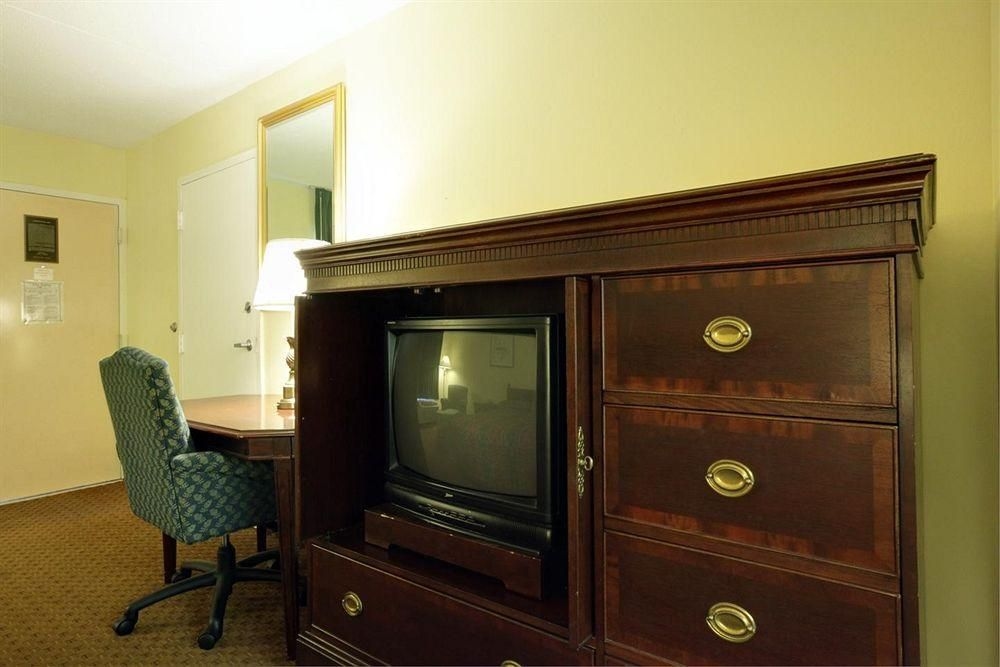 AMERICAS BEST VALUE INN4