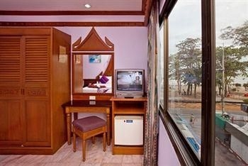 Patong Beach Bed and Breakfast4