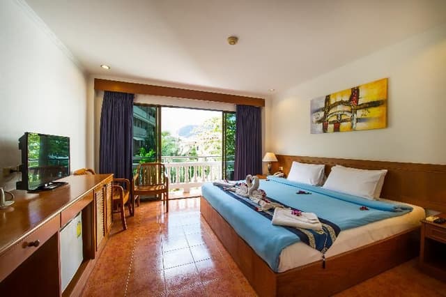 Double or Twin DELUXE POOL VIEW
