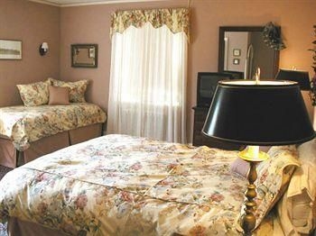 Farnam Guest House2