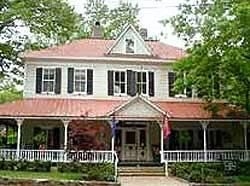 Edgeworth Inn0