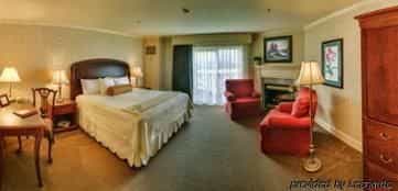 Fairhaven Village Inn