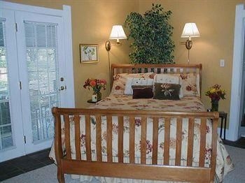 Granbury Gardens Bed And Break4
