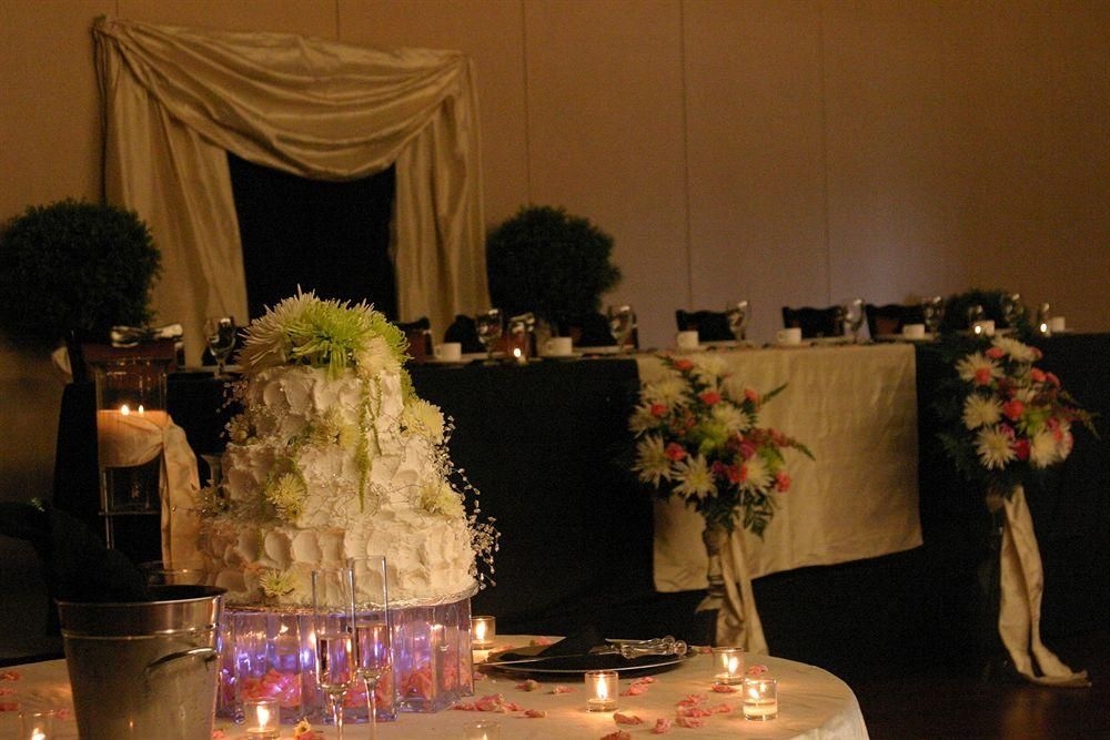 Parke Hotel and Conference Center2