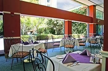 Radisson Hotel Whittier1