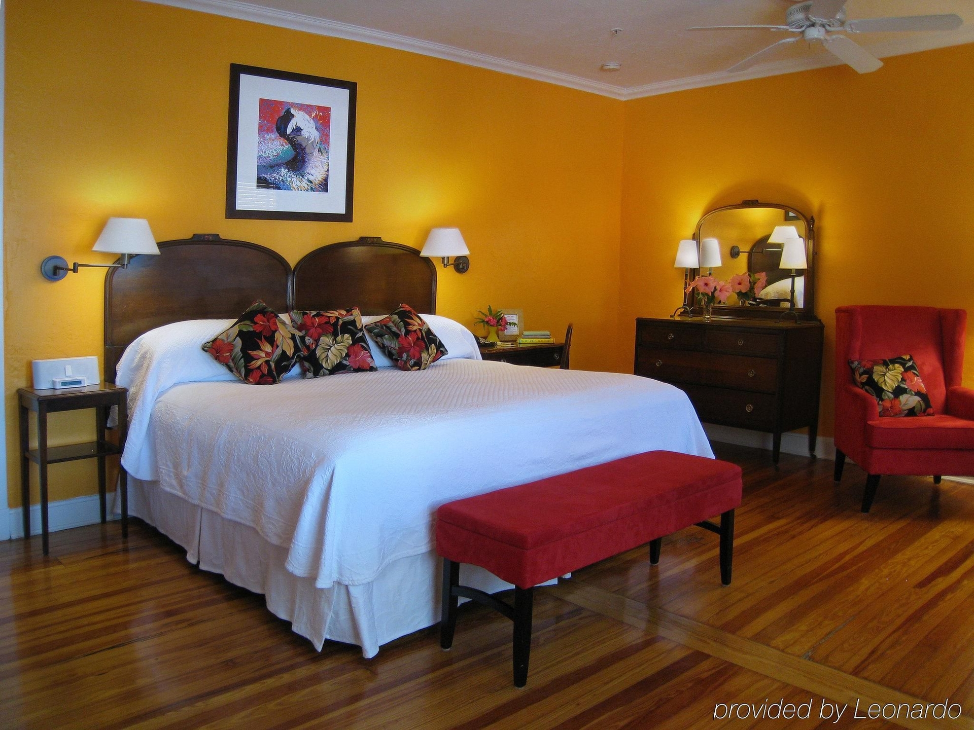Colony Hotel & Caba0