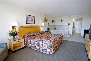 Lake Tarpon Resort1