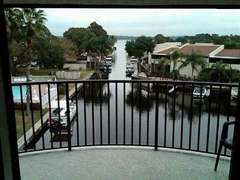 Lake Tarpon Resort4