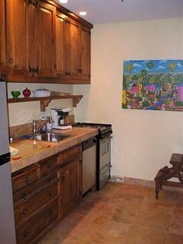 Casa Blanca Inn1