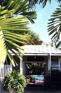 Alexander Palms Court1