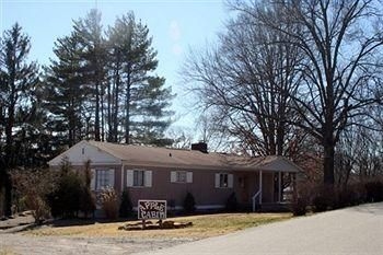 The Orchard Hill Inn2