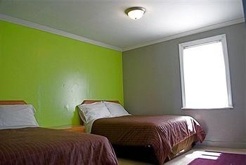 Boardwalk Seaport Inn1