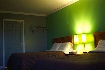 Boardwalk Seaport Inn2