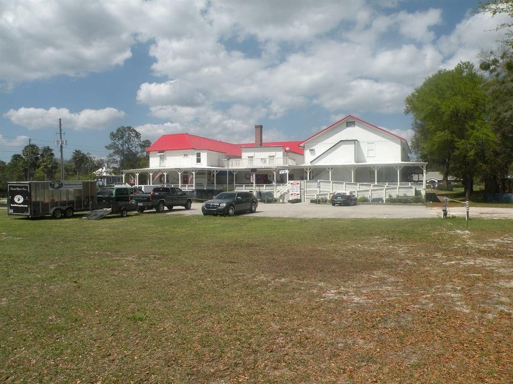1876 Heritage Inn1