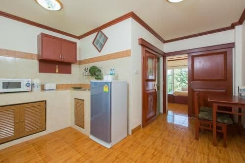 Three-Connecting-Apartment with balcony