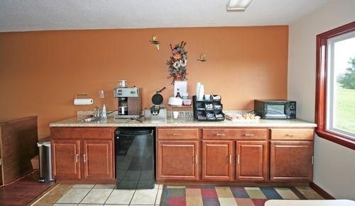 AMERICAS BEST VALUE INN3