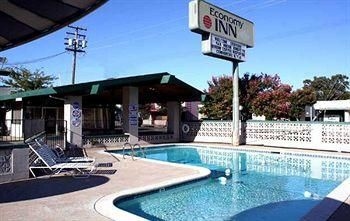 Economy Inn Ukiah4
