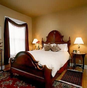 Looking Glass Inn Looking Glass Inn
