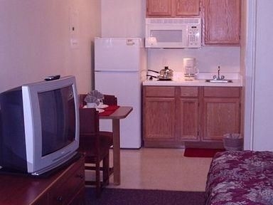 Sun Suites Hattiesburg2