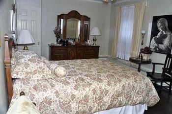 Robertshaw Country House Bed & Breakfast1