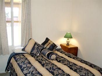 Essex Motel3
