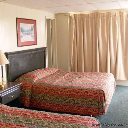 Tropic Motel Lancaster2