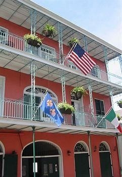 St. Philip French Quarter Apartments3