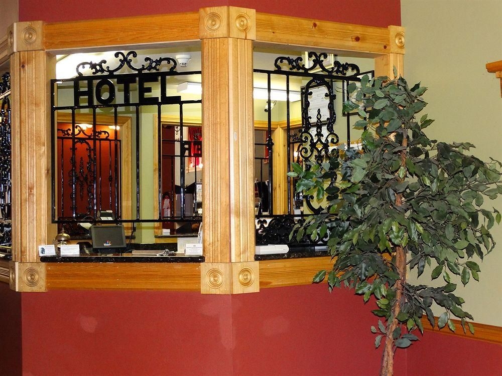 MARTIN AND MASON HOTEL2
