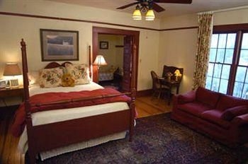 Beechwood Inn - Bed Breakfast and Wine Cellar4
