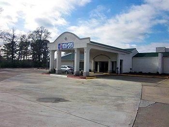 Days Inn Suites Brinkley2
