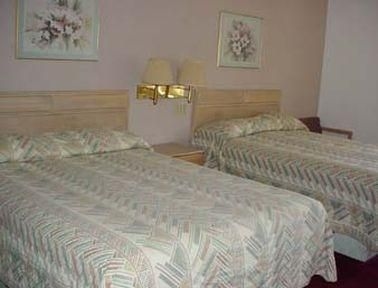 Knights Inn Piqua1