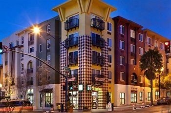 Sunshine Suites at Little Italy3