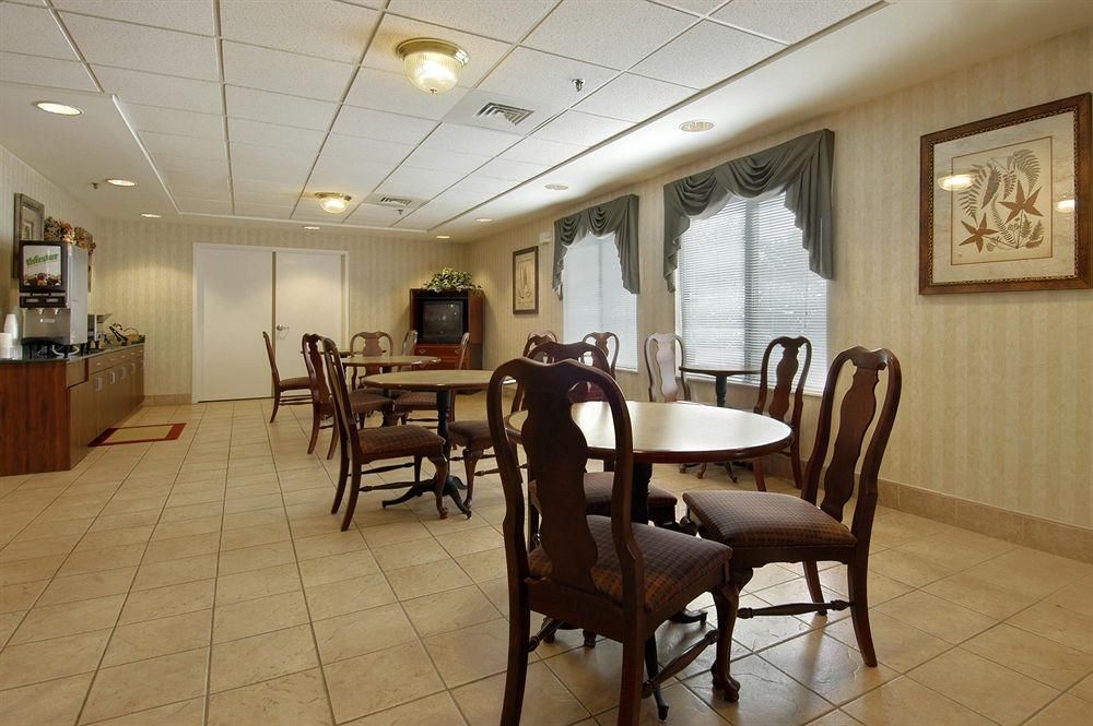 Red Roof Inn Roanoke Troutville3