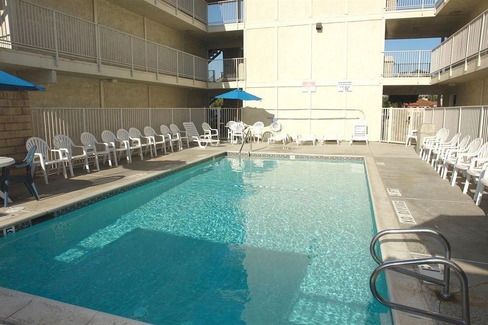 Motel 6 Escondido1
