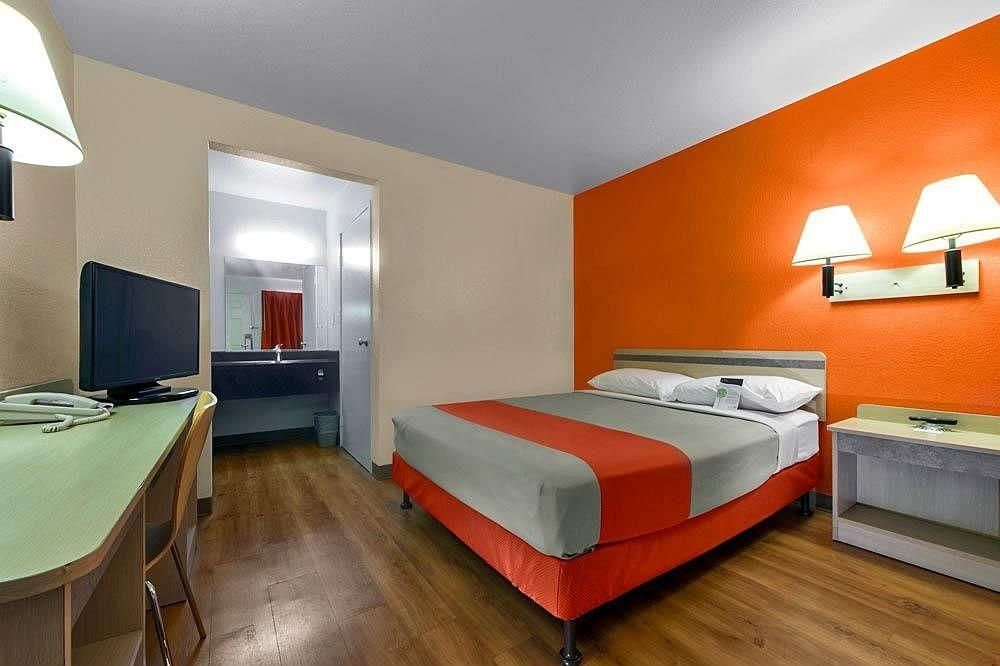 Motel 6 Escondido0